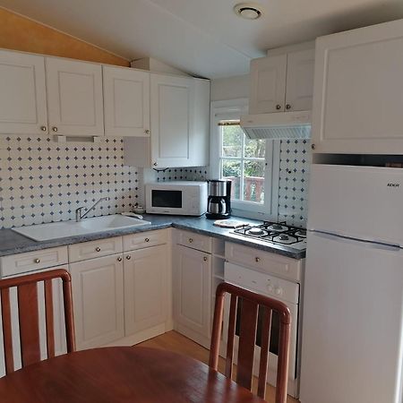 Mobil-Home Dans Camping Municipal Kermaria-Sulard Bagian luar foto